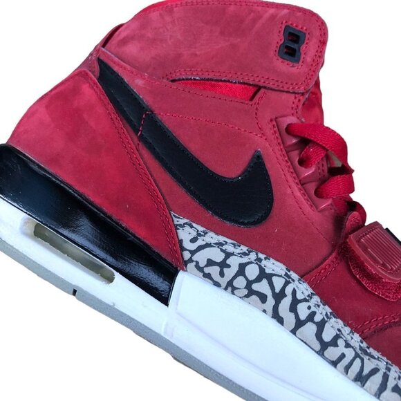 Rare 2018 Nike Air Jordan Legacy 312 Toro Size 8.5 Red - Picture 13 of 14